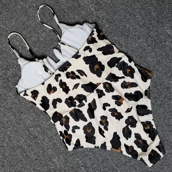 Leopard Animal Print One Piece Swimsuit - Picture 4 of 7